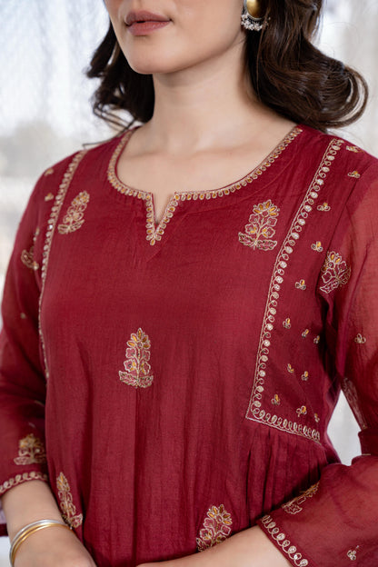 Mul Chanderi zari embroidered 3-pieice suit set in mahroon